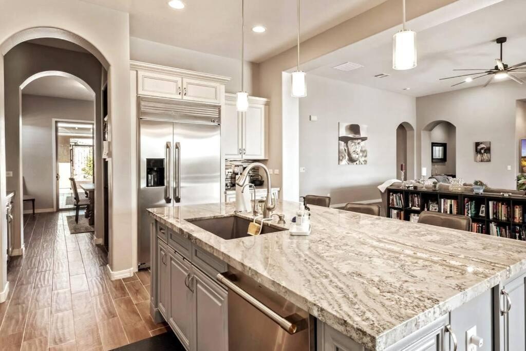 Phoenix Home With Heated Pool, Desert Views & Hot Tub Anthem Exterior photo